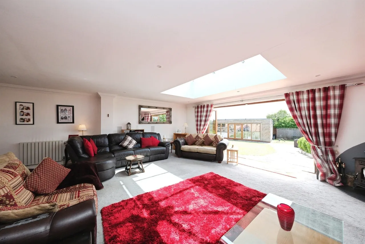 Doles Lane, Whitwell, S80, photo 6
