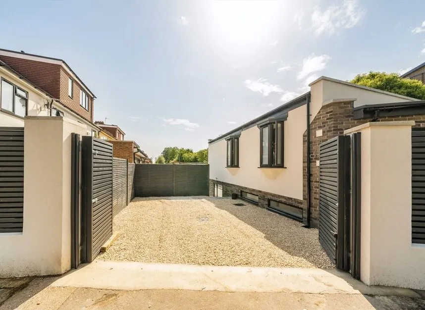 3 bed house for sale — Bromyard Avenue, Acton, W3