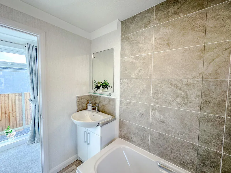 Weybridge Park Estate Weybridge Road, Addlestone KT15 2RF, photo 8