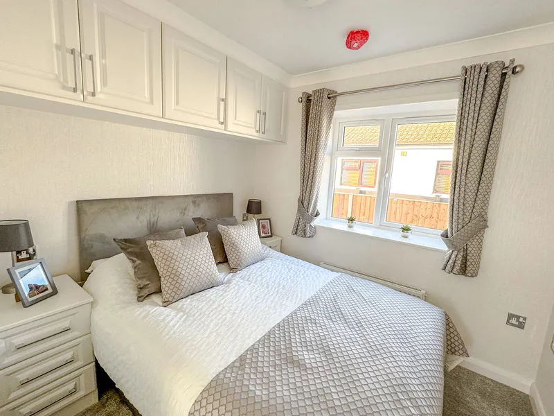 Weybridge Park Estate Weybridge Road, Addlestone KT15 2RF, photo 5