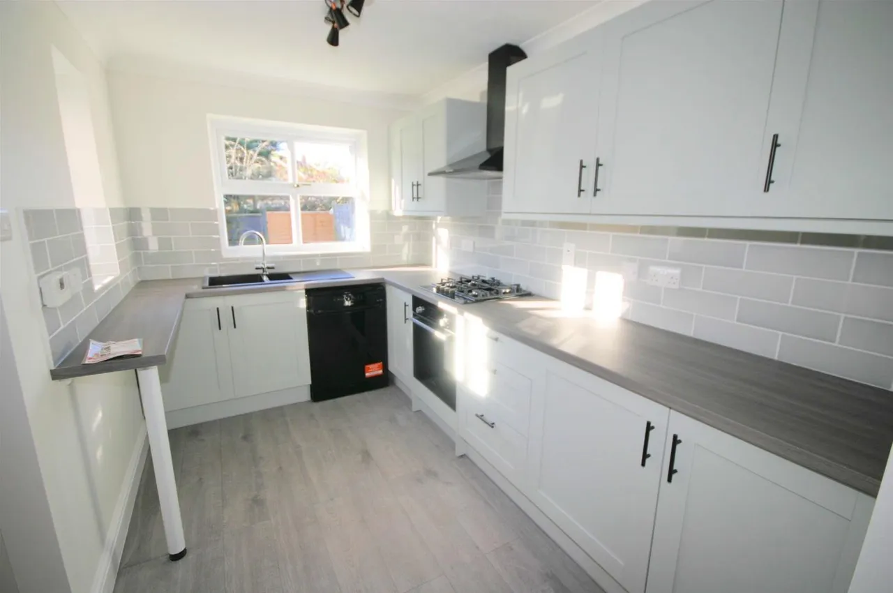 Broadacres, Bushmead, LU2, photo 3