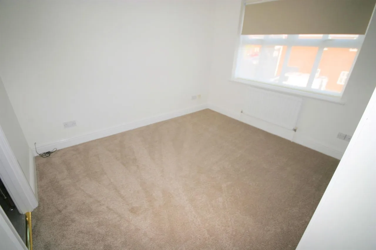 Broadacres, Bushmead, LU2, photo 15