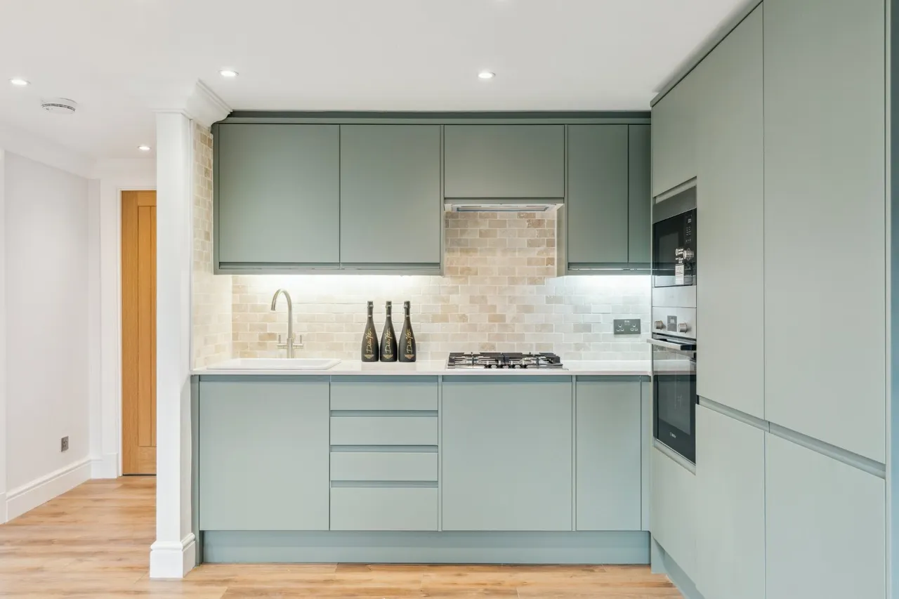 Molasses House, Clove Hitch Quay, SW11, photo 9