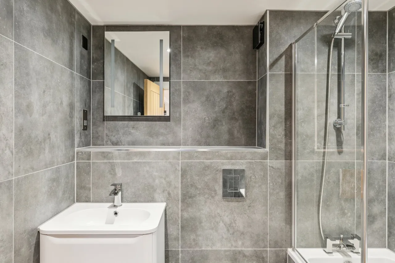 Molasses House, Clove Hitch Quay, SW11, photo 6