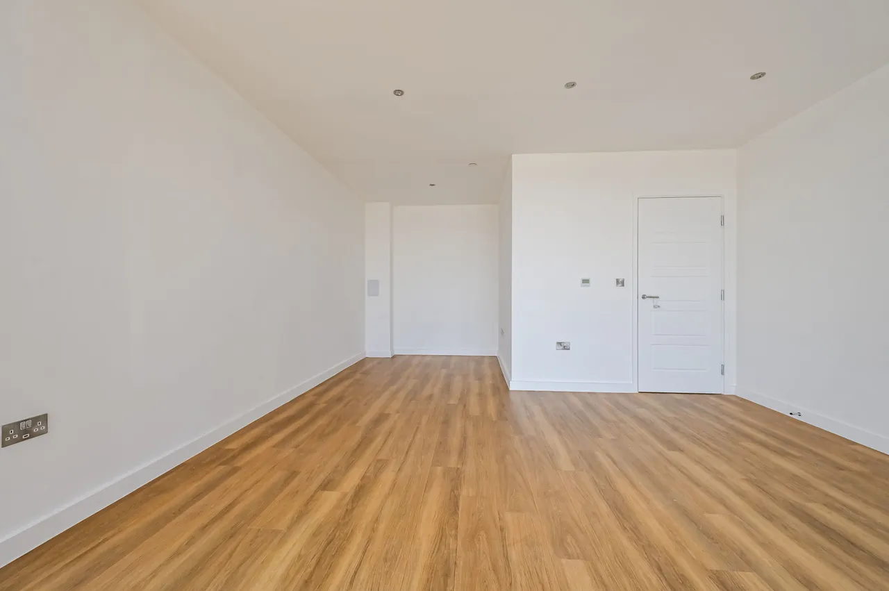 50 Hamme Building, 25 Shackleton Way, London, photo 11