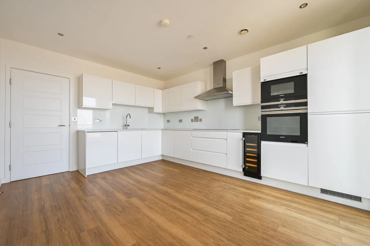 50 Hamme Building, 25 Shackleton Way, London, photo 8
