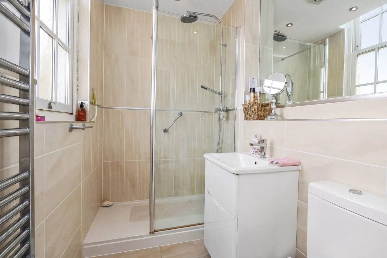 Chapel Drive, Dartford, DA2, photo 12