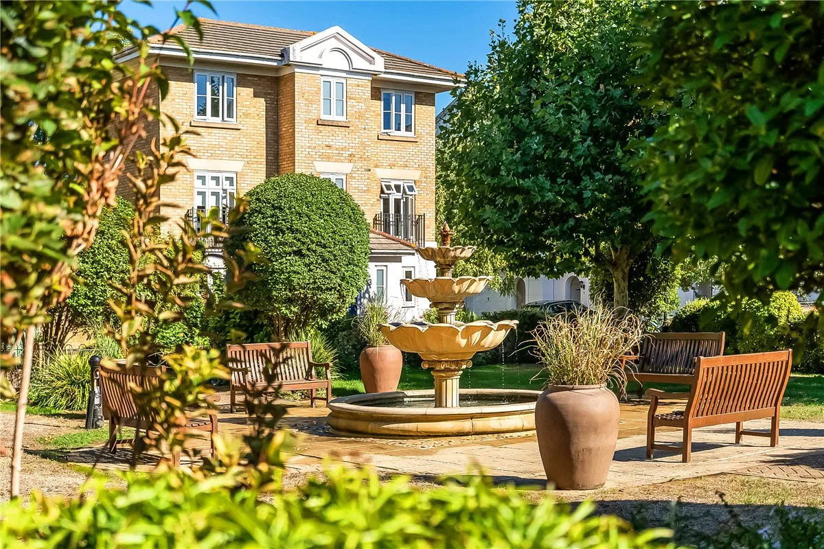 3 bed house for sale, Bevin Square, London, SW17
