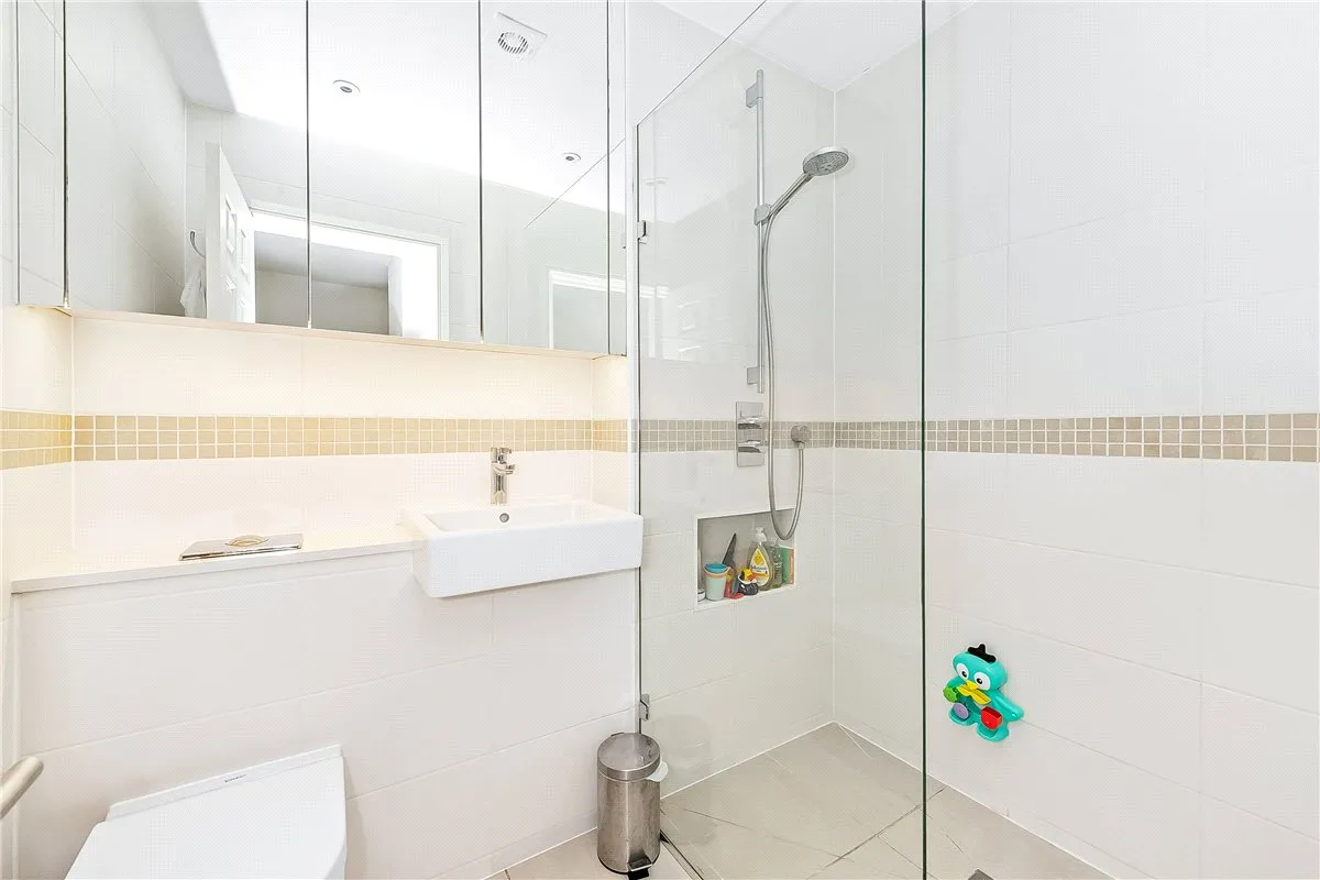 Bevin Square, London, SW17, photo 12