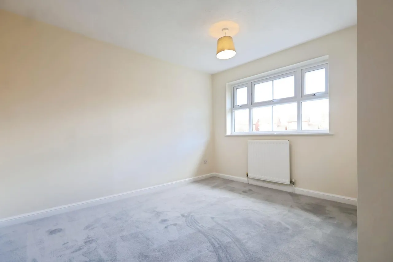 Pheasant Close, Stratford-upon-Avon, CV37, photo 8