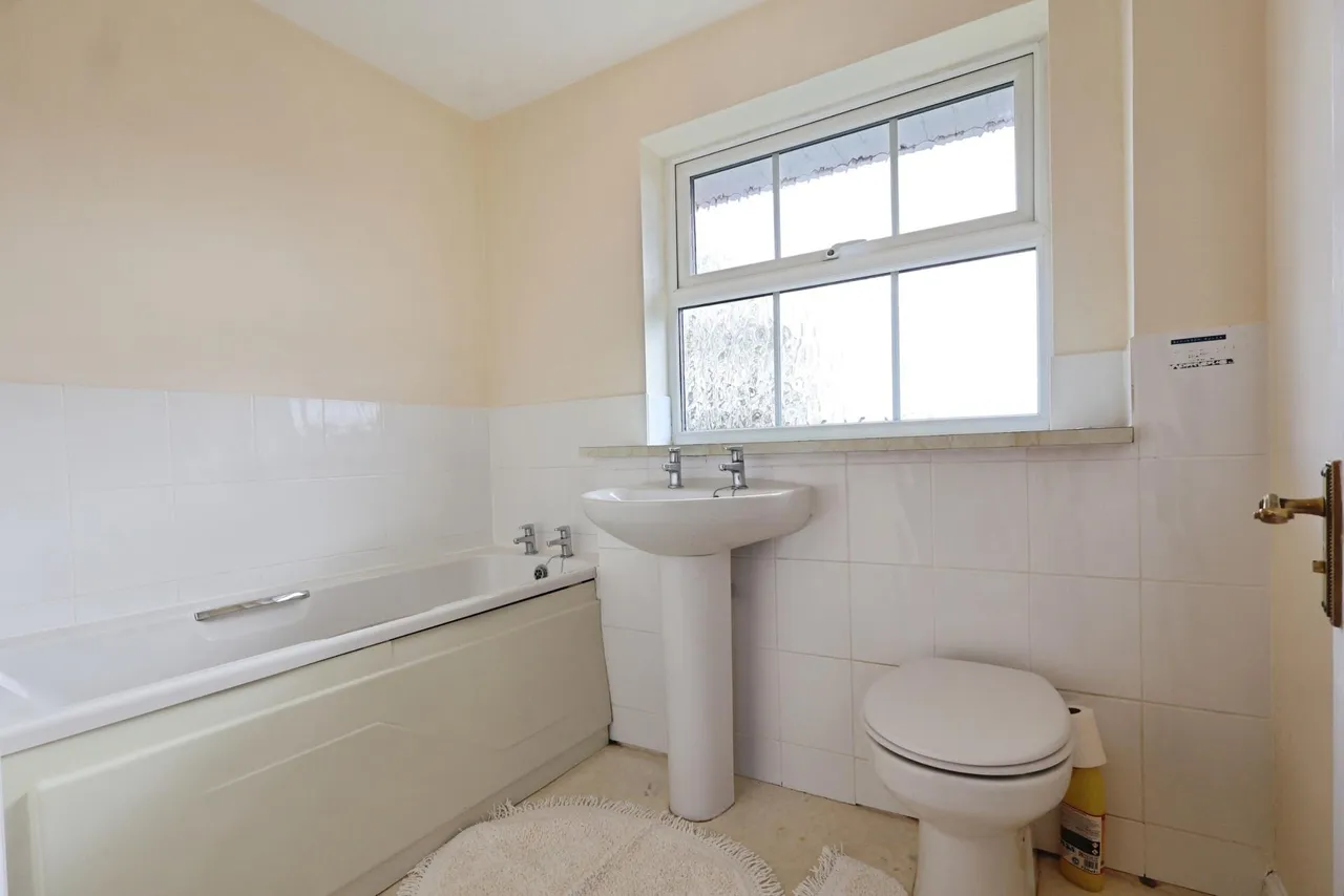 Pheasant Close, Stratford-upon-Avon, CV37, photo 7