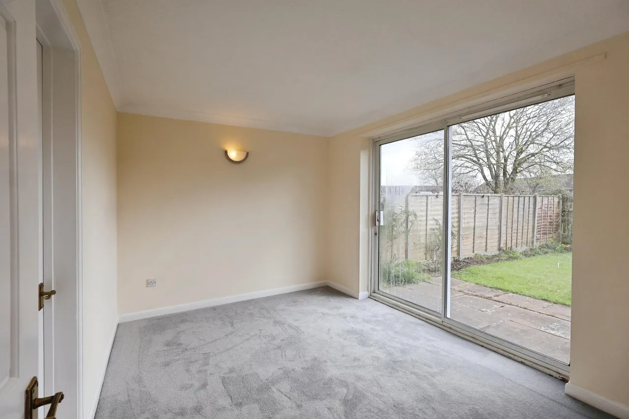 Pheasant Close, Stratford-upon-Avon, CV37, photo 3