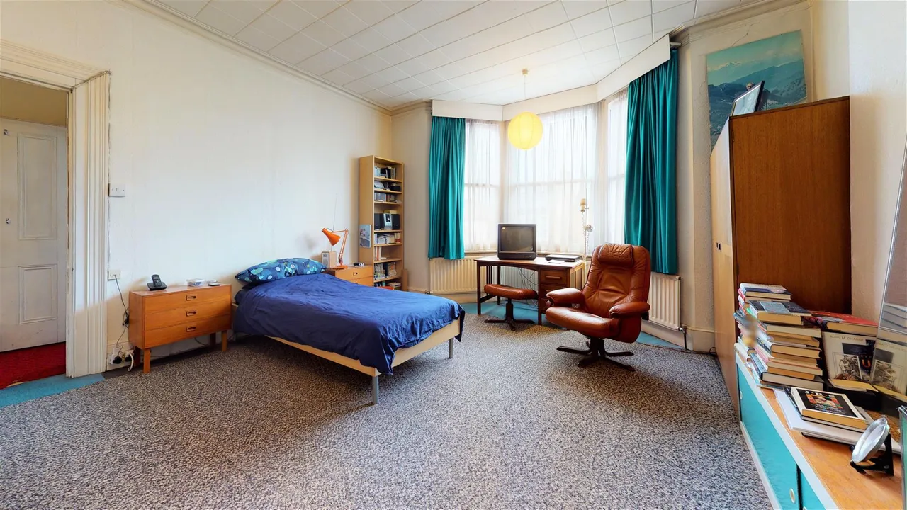 Derby Road, South Woodford, E18, photo 10