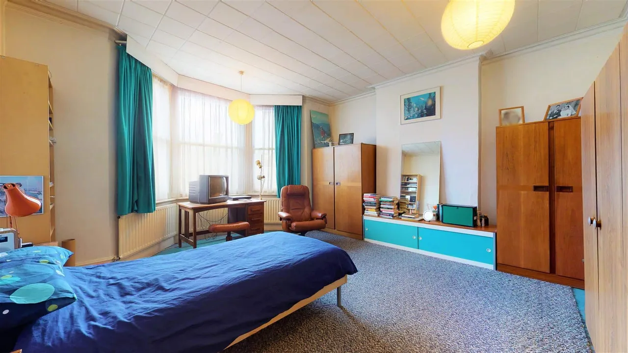 Derby Road, South Woodford, E18, photo 7