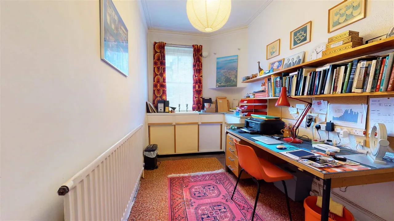 Derby Road, South Woodford, E18, photo 8