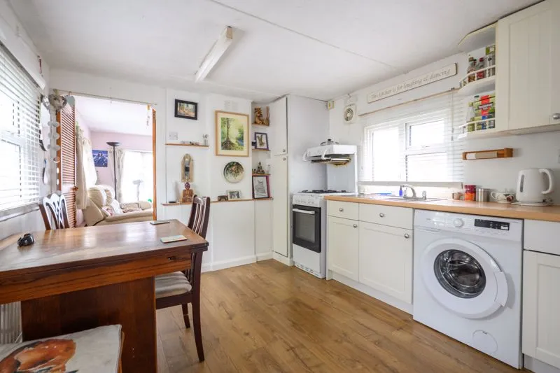 Weybridge Park Estate, Addlestone KT15 2RF, photo 4