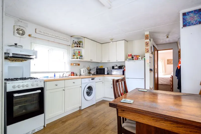 Weybridge Park Estate, Addlestone KT15 2RF, photo 5