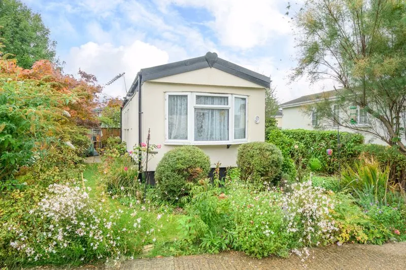 Weybridge Park Estate, Addlestone KT15 2RF, photo 13