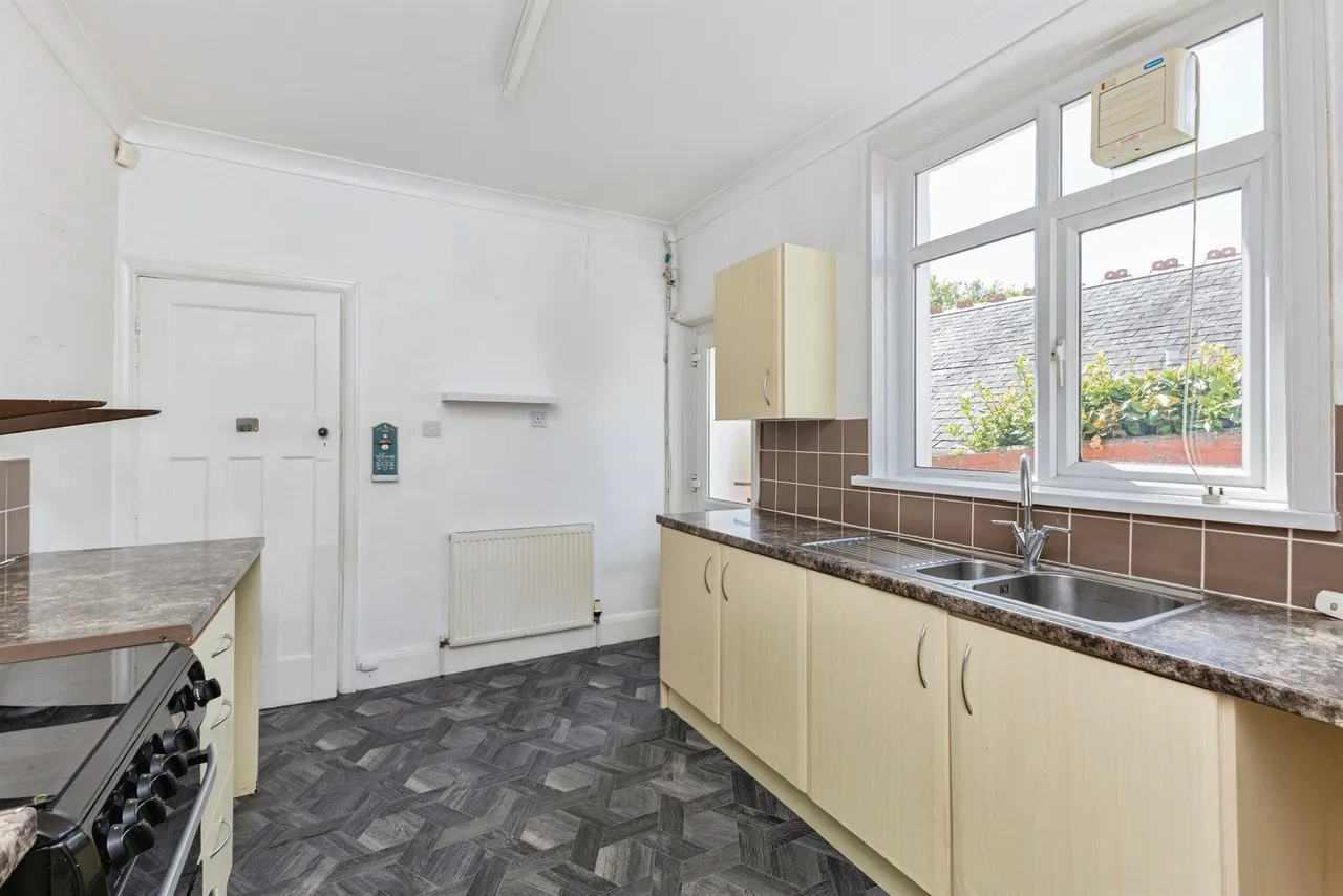 Cecil Road, PAIGNTON, photo 7