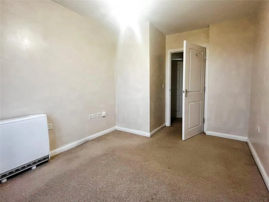 Albert Way, East Cowes, PO32, photo 4