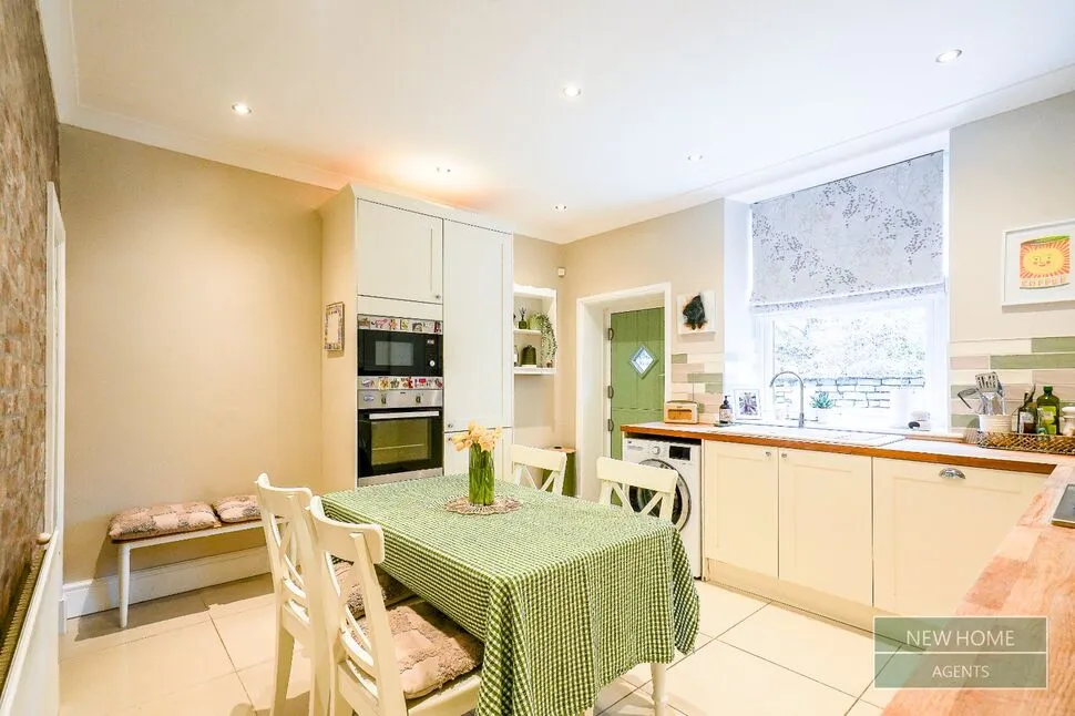 Long Row, Carrbrook, Greater Manchester, SK15, photo 5