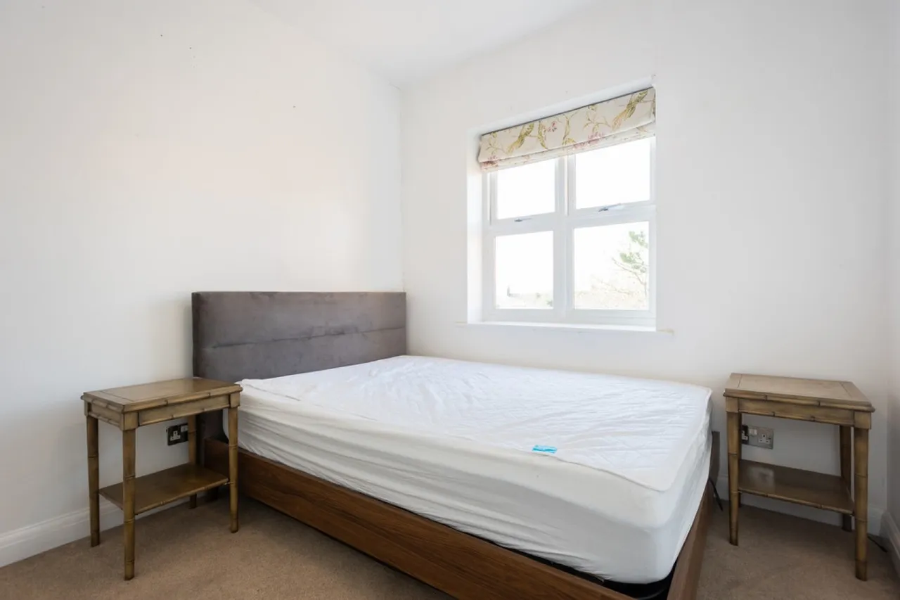 St Nicholas Place, Milford Street, photo 9