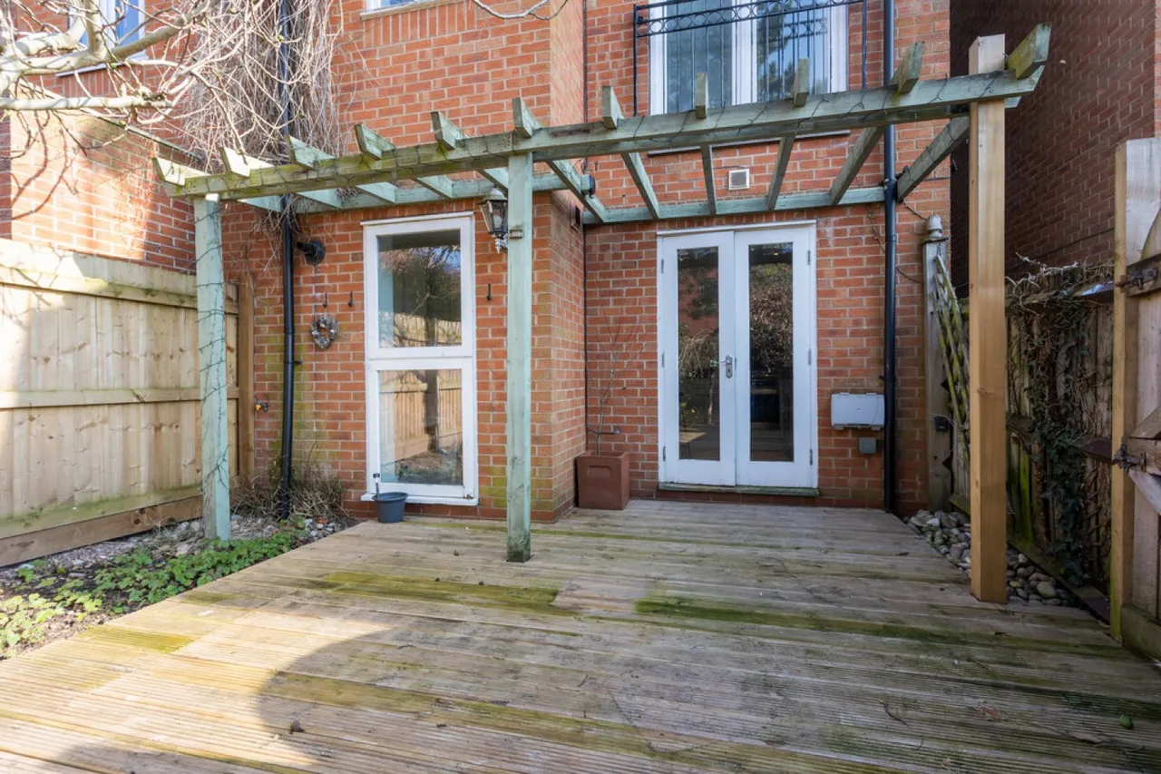 St Nicholas Place, Milford Street, photo 2