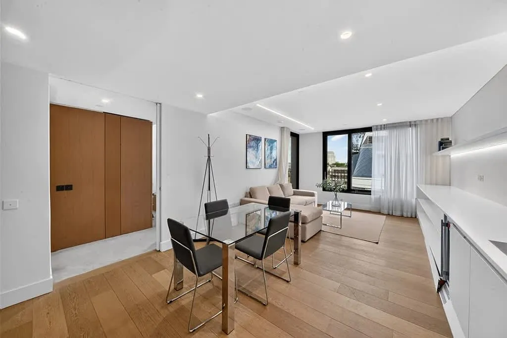 1 bed flat for sale, Rathbone Place, London, W1T