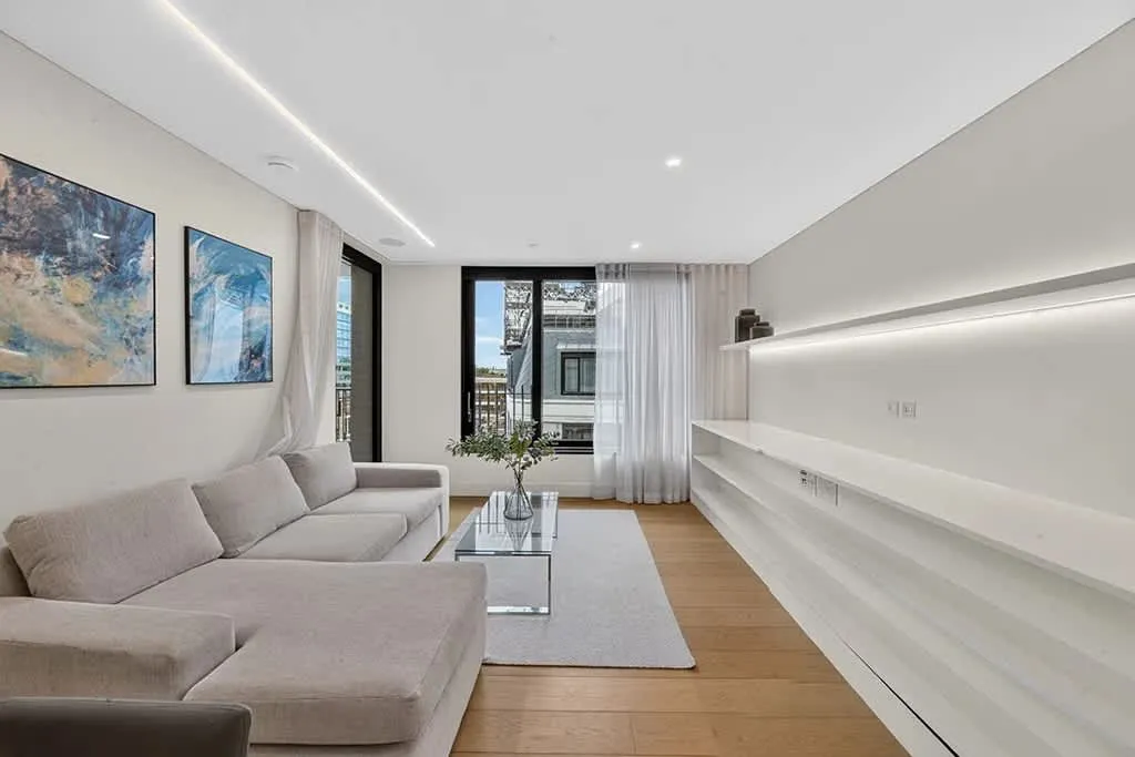Rathbone Place, London, W1T, photo 4