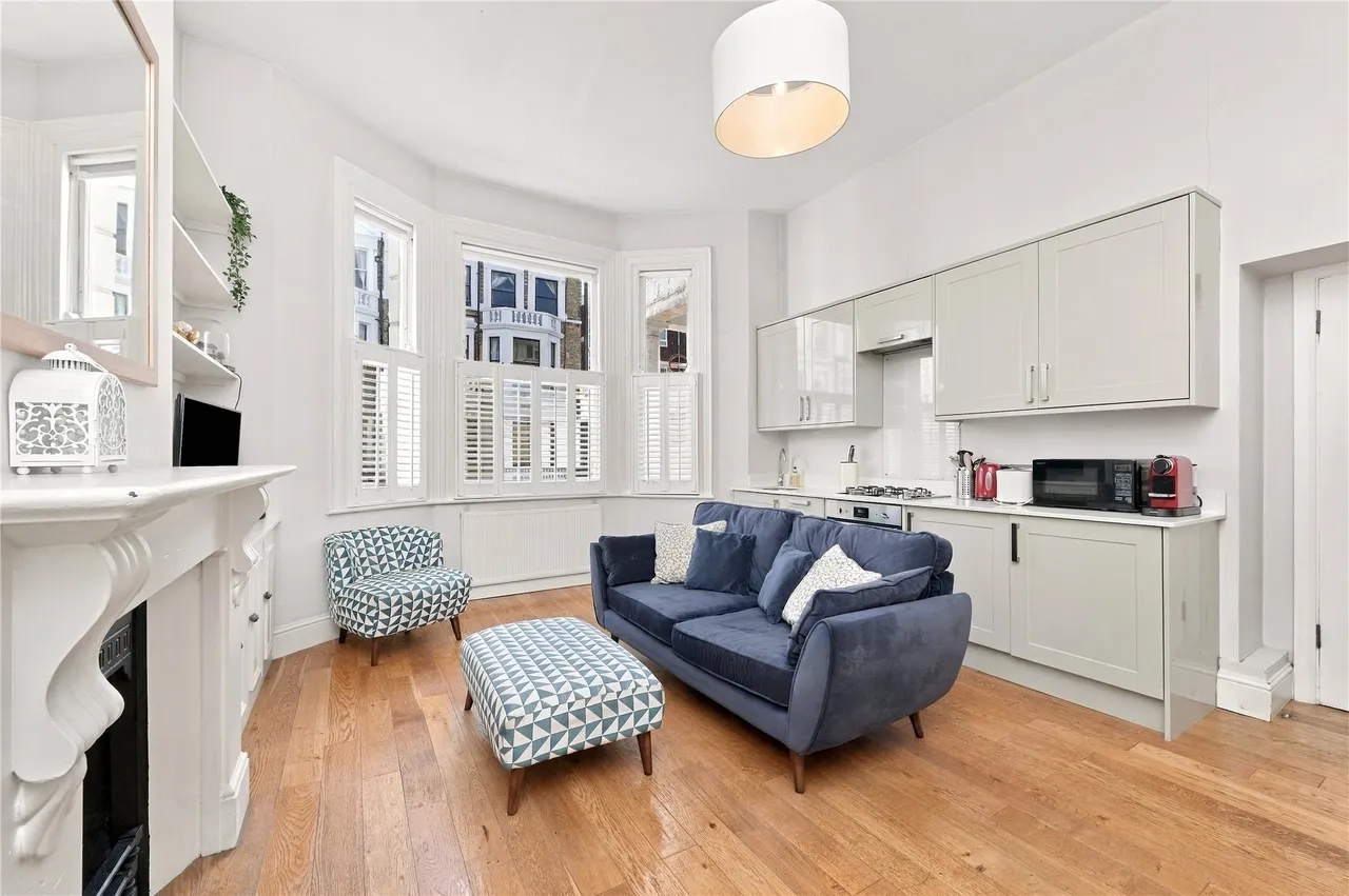 1 bed flat for sale, Comeragh Road, London, W14