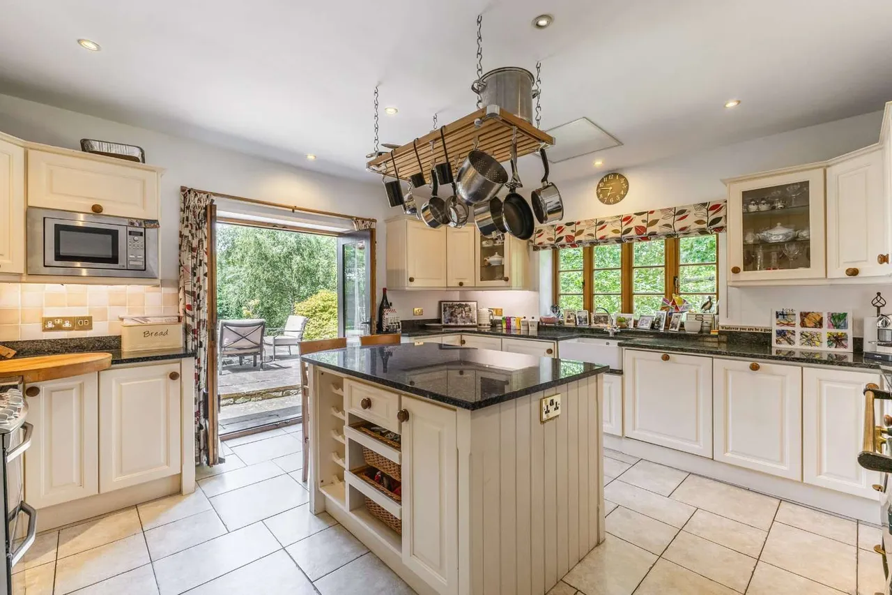 Wapley Hill, Westerleigh, Bristol, BS37 8RJ, photo 11