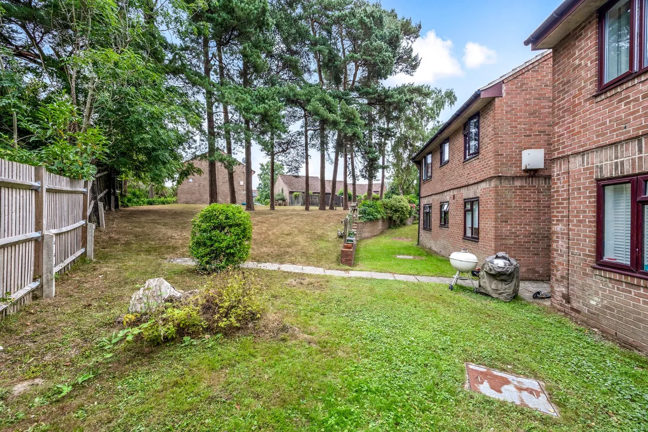 Windmill Platt, Handcross, RH17, photo 10
