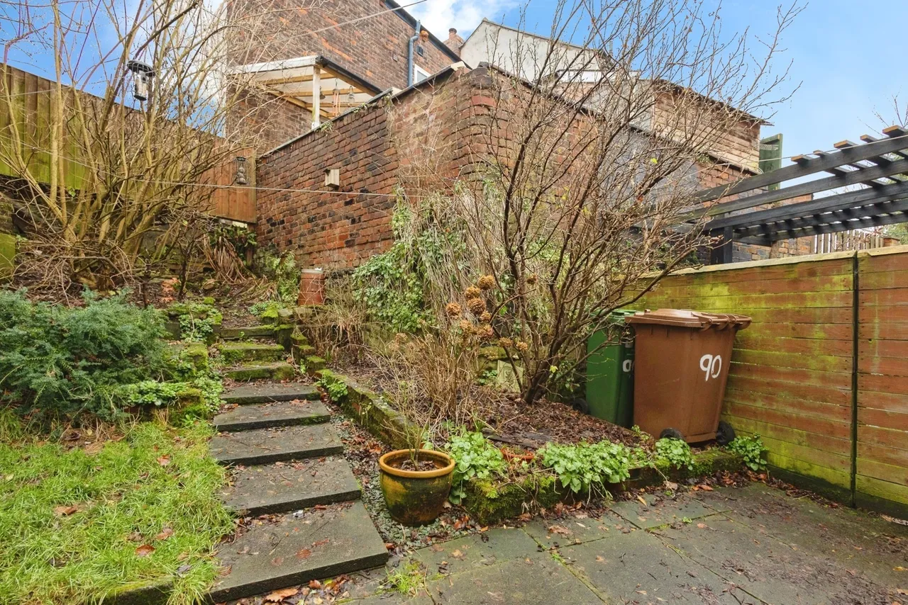 Huddersfield Road, Stalybridge, SK15, photo 22