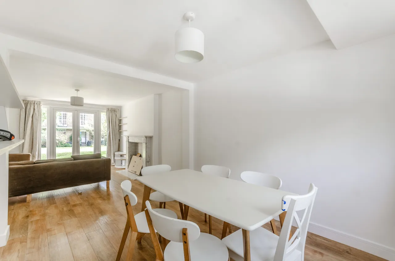 40 Langford Green, London, photo 9