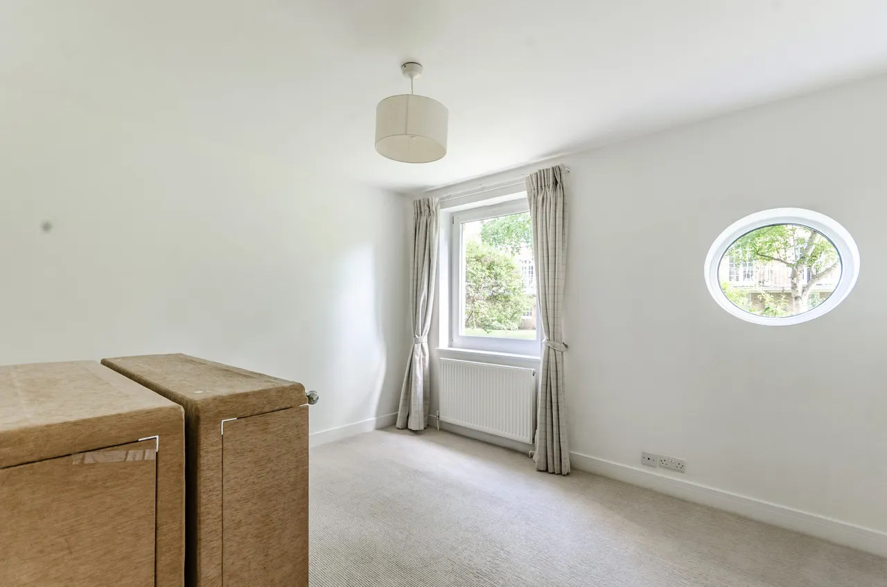 40 Langford Green, London, photo 4