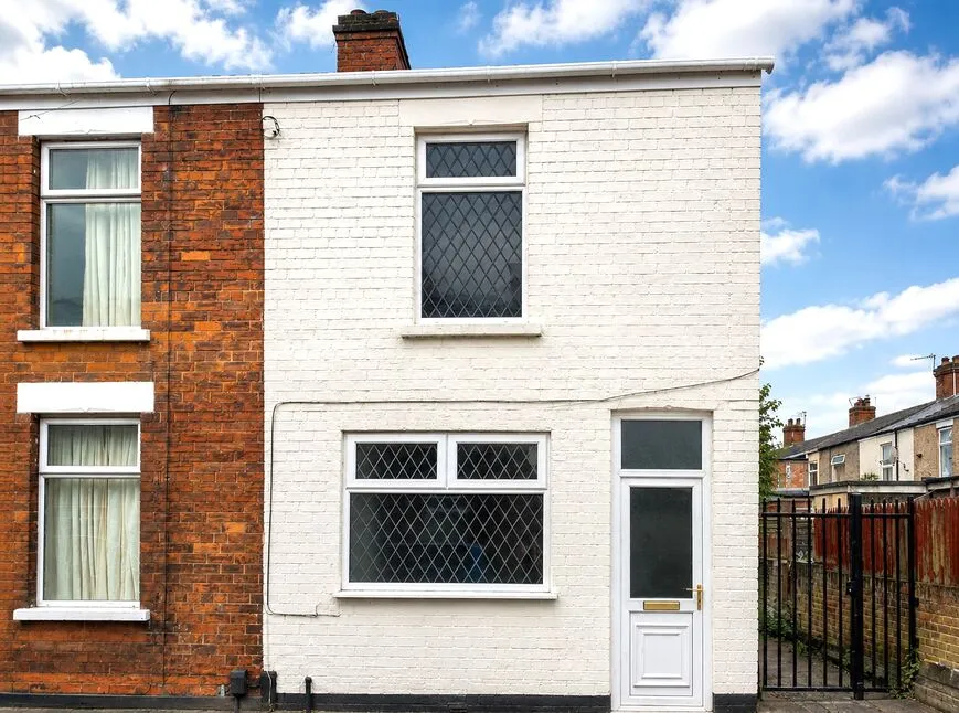 2 bed house to rent — Saunders Street, Grimsby, Lincolnshire, DN31