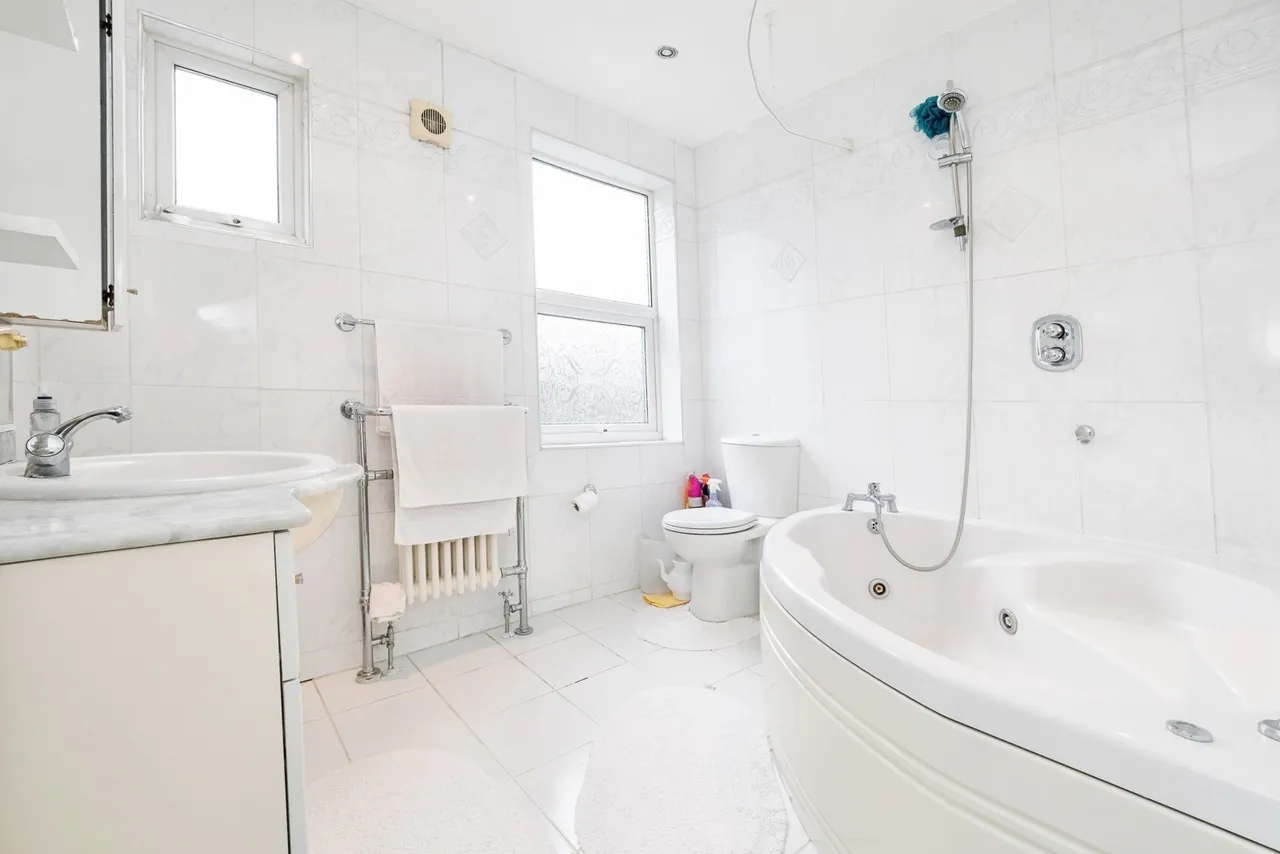 Chelmsford Road, LONDON, London, E18, photo 17
