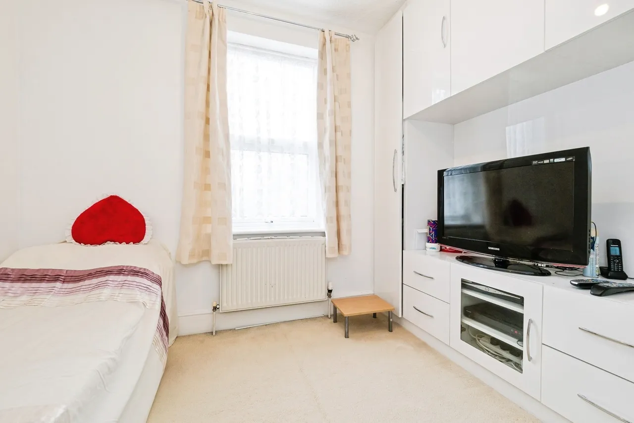 Chelmsford Road, LONDON, London, E18, photo 15