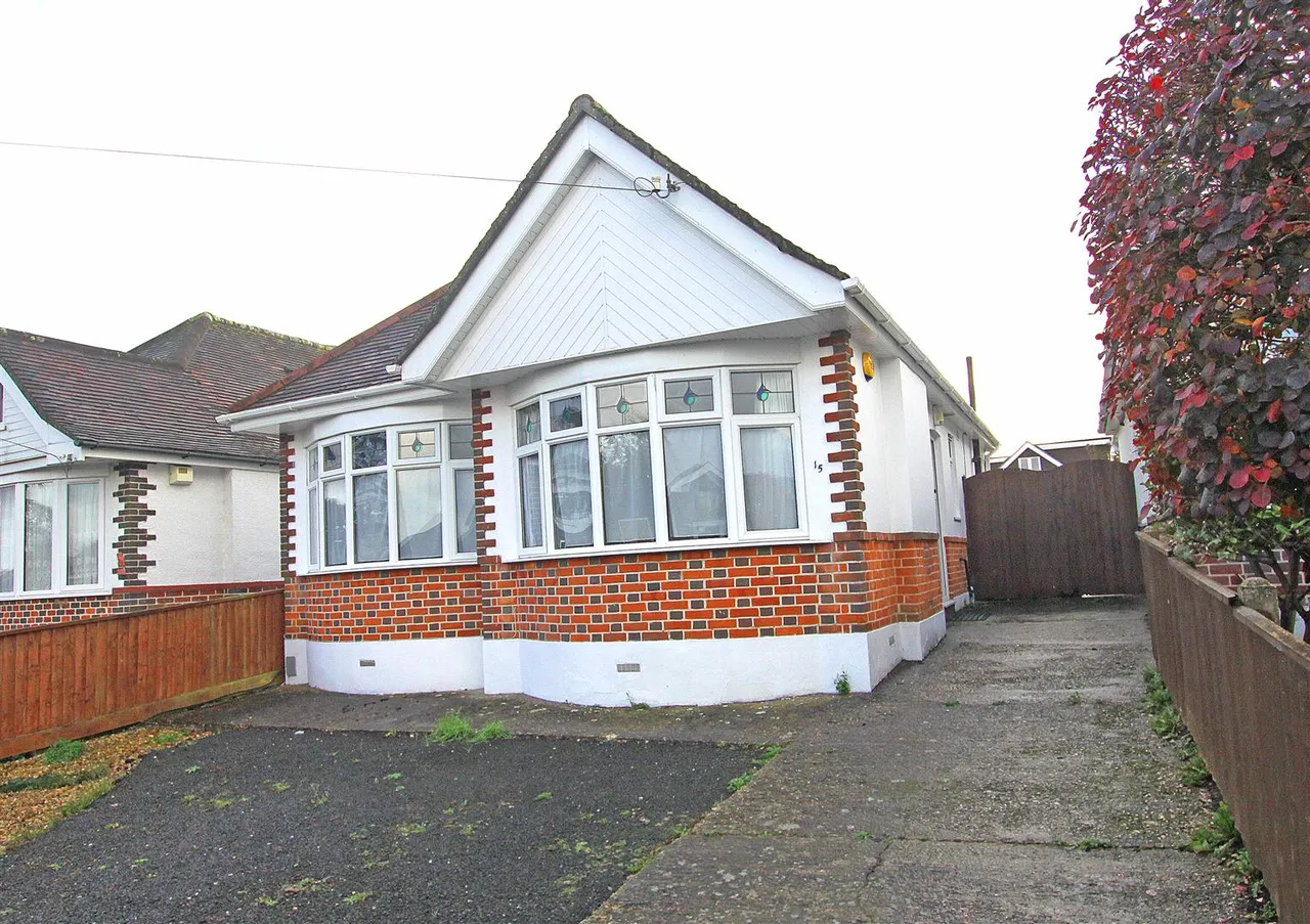3 bed house for sale — Persley Road, Bournemouth