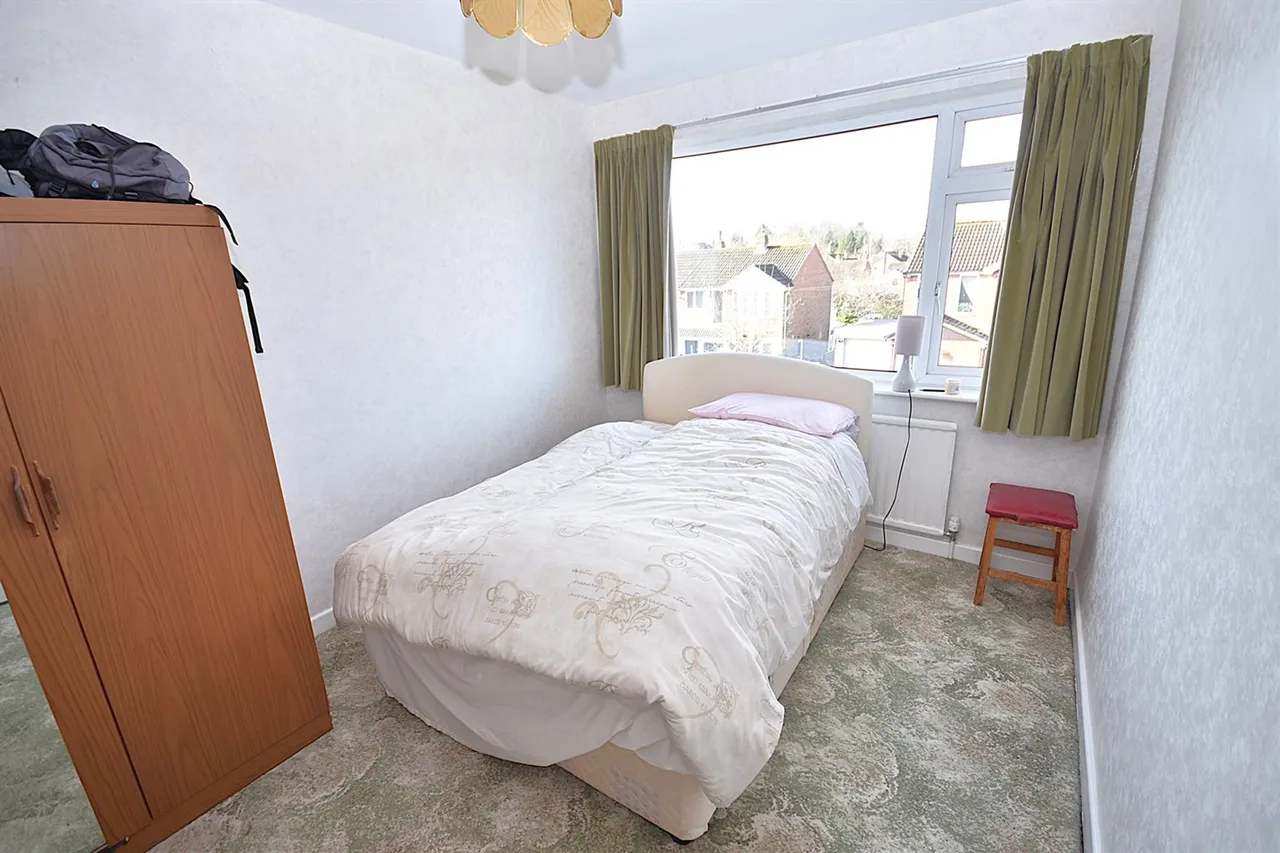 Sunningdale Road, Macclesfield, photo 7