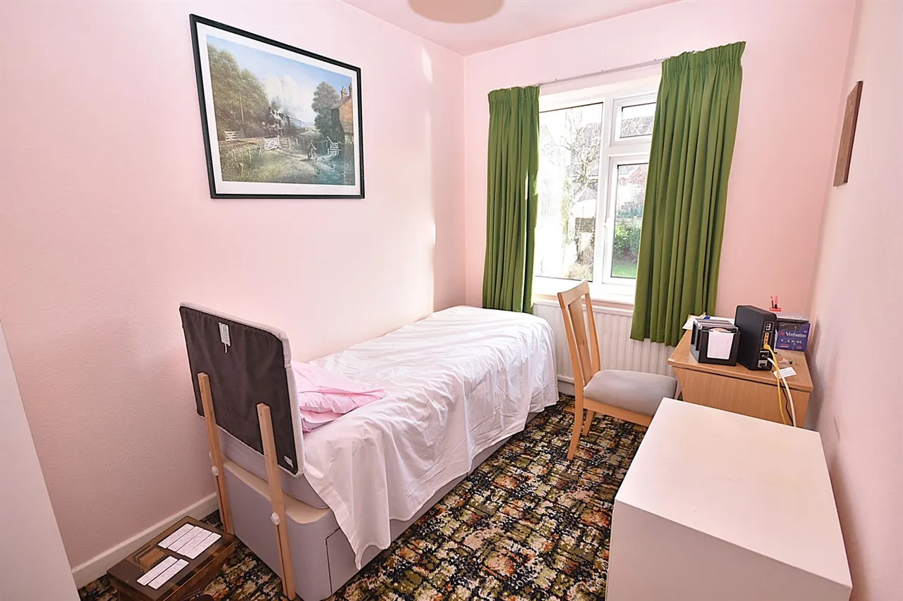 Sunningdale Road, Macclesfield, photo 9