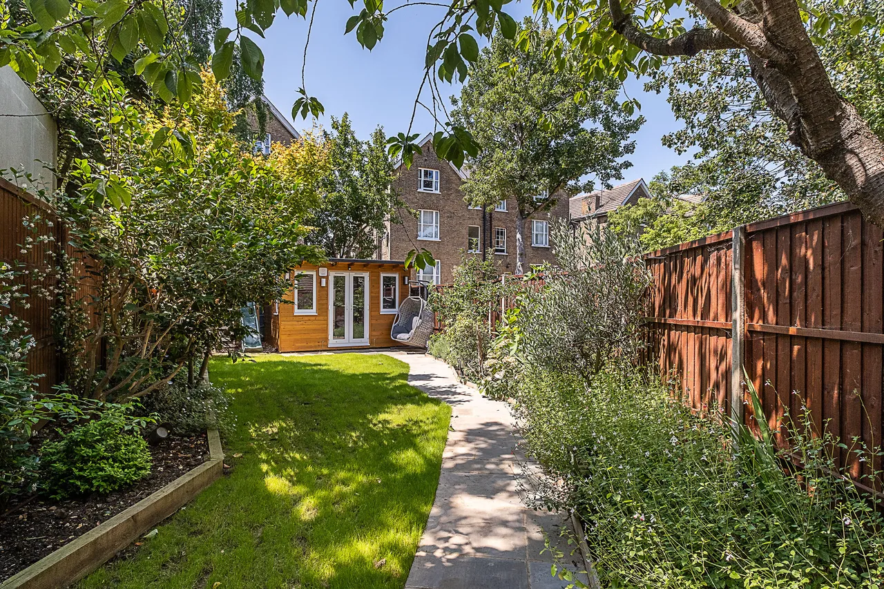 Albany Passage, Richmond, TW10, photo 11