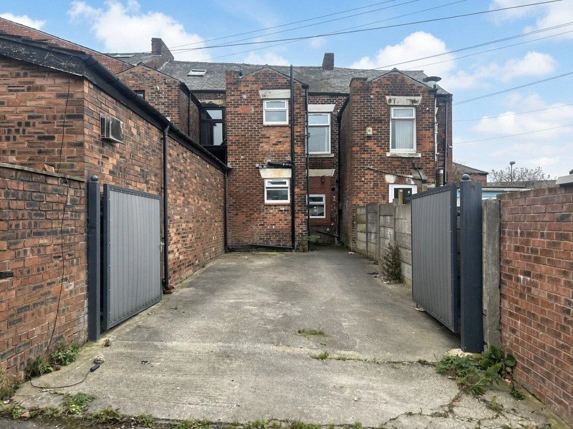 Oxford Street, Chadderton, OL9, photo 2