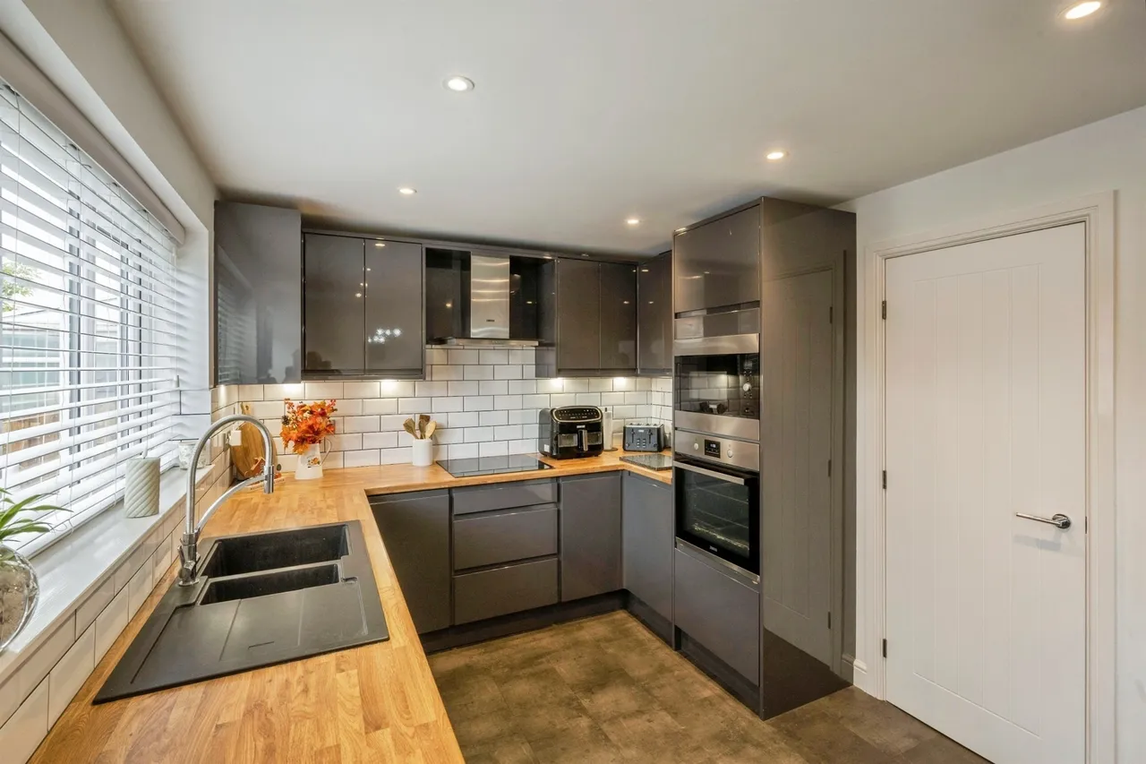 Hawthorne Croft, Goldthorpe, S63, photo 8