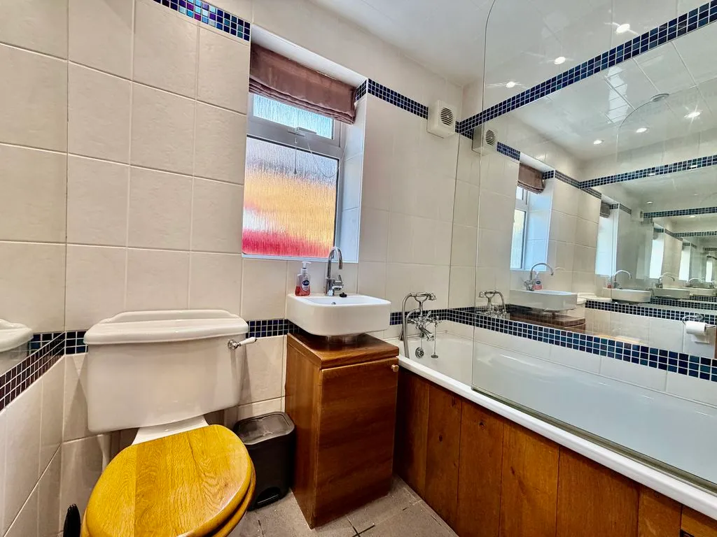 Philip Drive, Flackwell Heath, HP10, photo 12