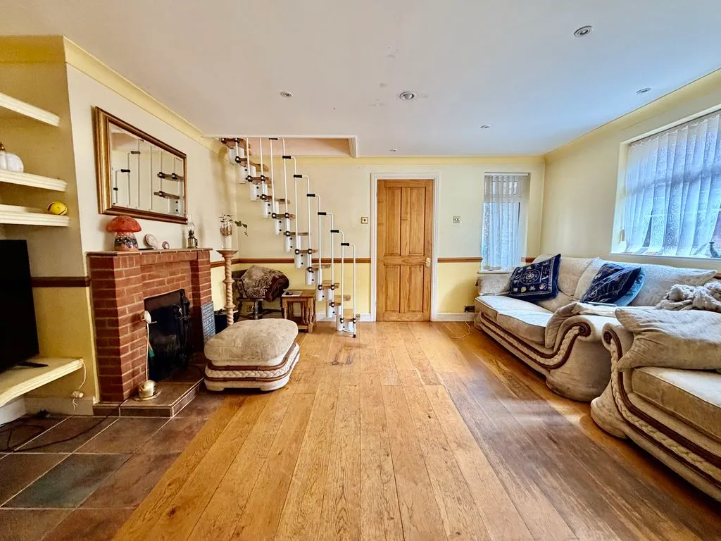 Philip Drive, Flackwell Heath, HP10, photo 2