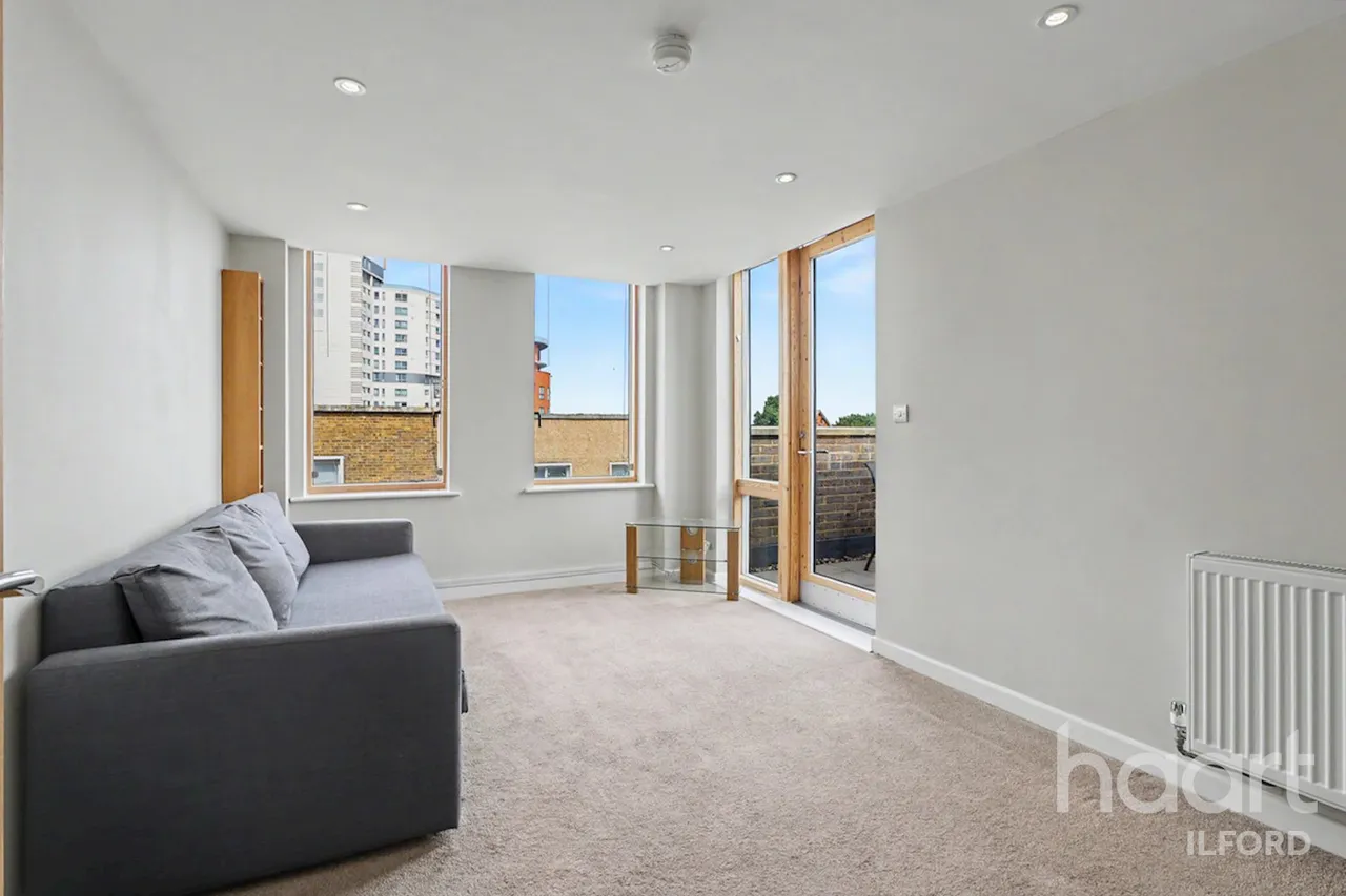 1 bed flat for sale, High Road, Ilford, IG1