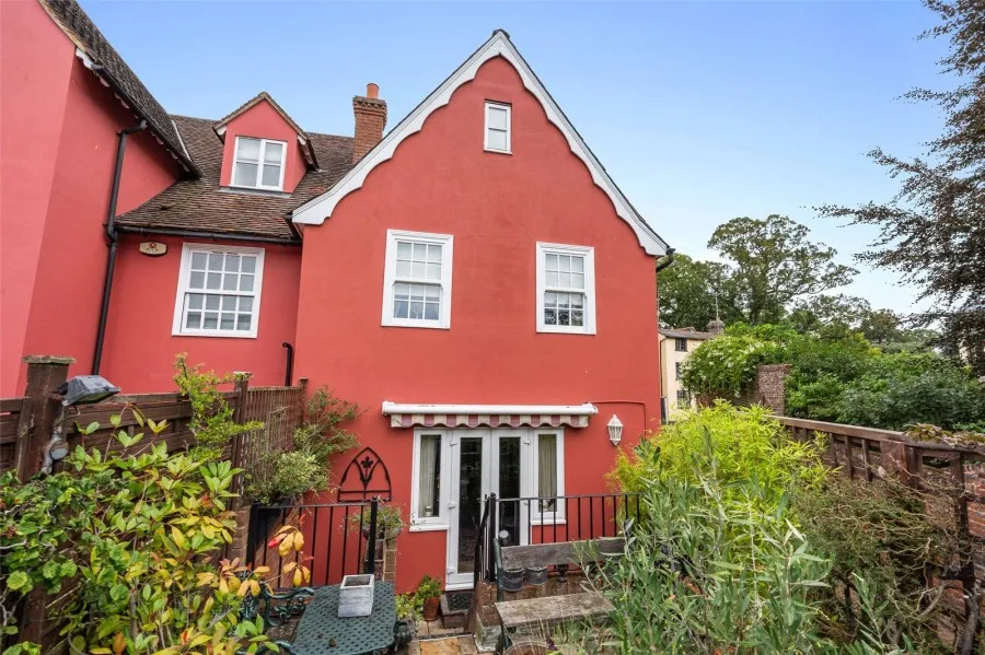 with 4 bedrooms in Saffron Walden, CB10, photo 11