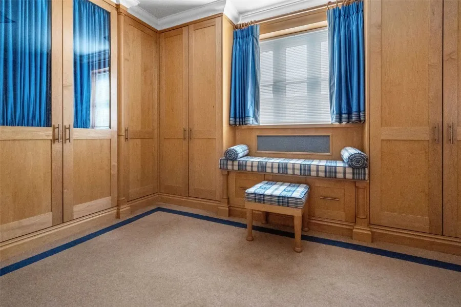 with 4 bedrooms in Saffron Walden, CB10, photo 7