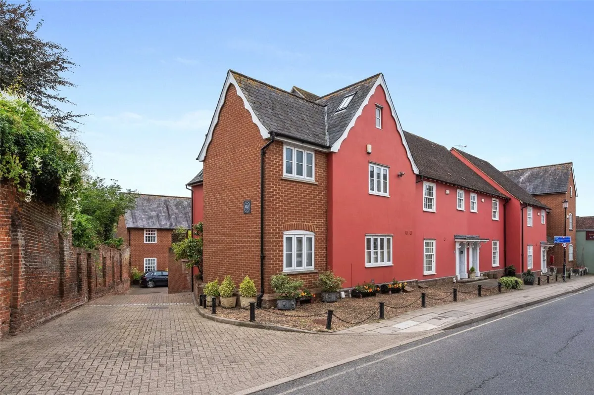 4 bed house for sale, with 4 bedrooms in Saffron Walden, CB10